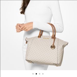 Pretty RILEY vanilla MK logo satchel
